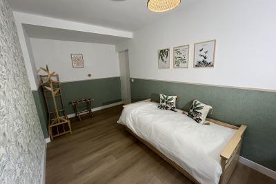 Enlarge image, modal window