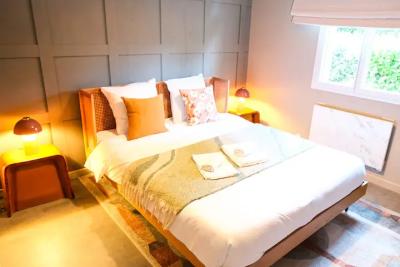 Enlarge image, modal window