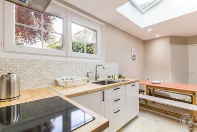 Enlarge image, modal window