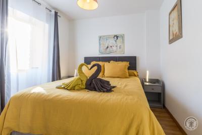 Enlarge image, modal window