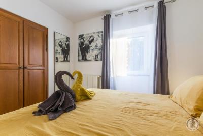 Enlarge image, modal window