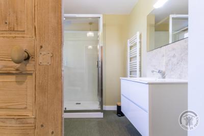 Enlarge image, modal window