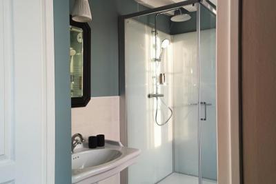 Enlarge image, modal window