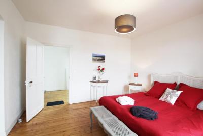 Enlarge image, modal window