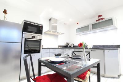 Enlarge image, modal window