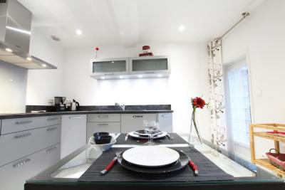 Enlarge image, modal window