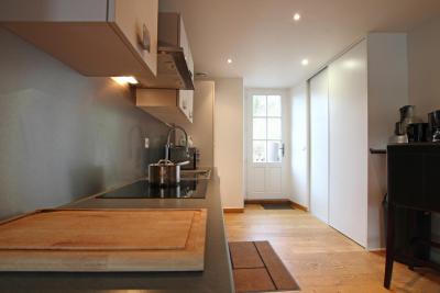 Enlarge image, modal window