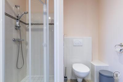 Enlarge image, modal window