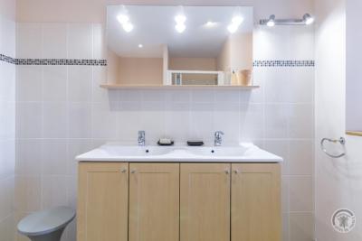 Enlarge image, modal window