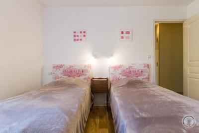 Enlarge image, modal window