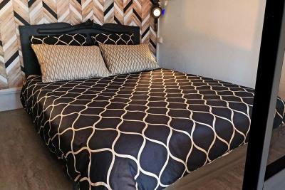 Enlarge image, modal window