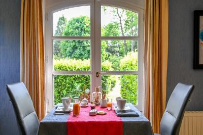 Enlarge image, modal window