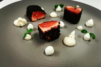 Enlarge image, modal window