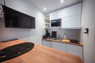 Enlarge image, modal window