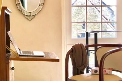 Enlarge image, modal window