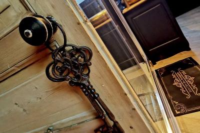 Enlarge image, modal window