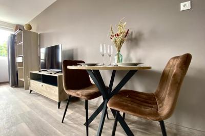 Enlarge image, modal window