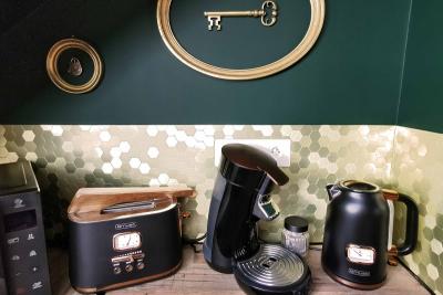 Enlarge image, modal window