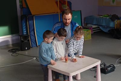 Enlarge image, modal window - Activité scolaire sur les sens