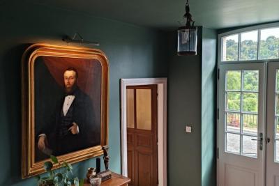 Enlarge image, modal window