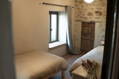 Enlarge image, modal window