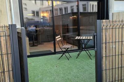 Enlarge image, modal window