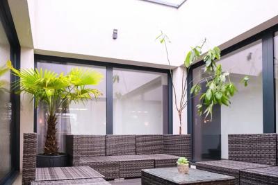 Enlarge image, modal window