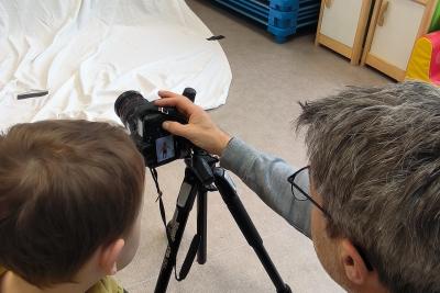 Enlarge image, modal window - Photo lors du projet "August et les bonhommes"