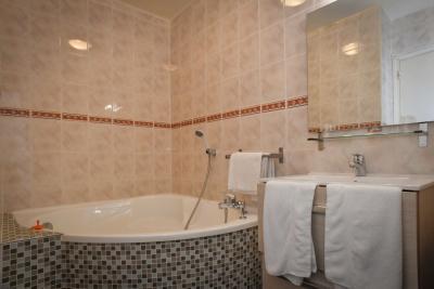 Enlarge image, modal window