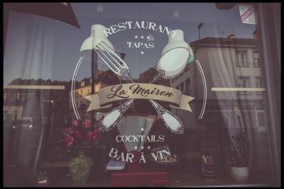 Enlarge image, modal window