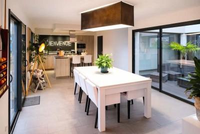 Enlarge image, modal window