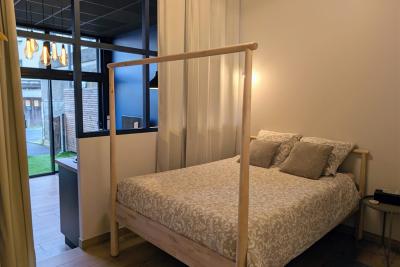 Enlarge image, modal window